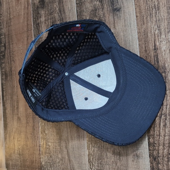 New Era Cleveland Indians Genuine Merchandise Textured Mesh Snap Back In Black - Picture 9 of 10